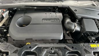 Jaguar E-pace 1.5 P300e 12.17kWh R-Dynamic SE Plug-in AWD (309 ps) - BLUETOOTH