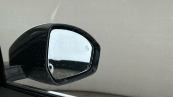 Jaguar E-pace 1.5 P300e 12.17kWh R-Dynamic SE Plug-in AWD (309 ps) - BLUETOOTH