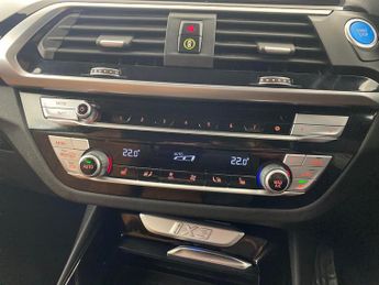 BMW iX3 80kWh Premier Edition (286 ps) - LEATHER - HEATED SEATS - NAV