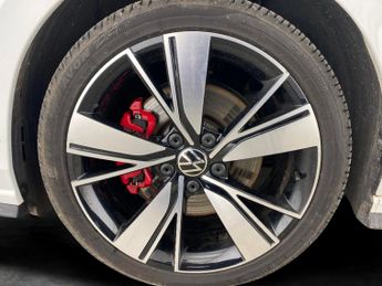 Volkswagen Golf 2.0 TDI GTD DSG (200 ps) - PADDLE SHIFT - SPORTS SEATS - PRIVACY