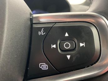 Volvo XC40 1.5h T4 Recharge 10.7kWh Core Plug-in (211 ps) - LANE DEPARTURE 