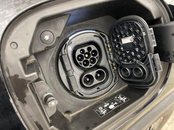 Mercedes-Benz EQA EQA 350 66.5kWh AMG Line 4MATIC (292 ps) - ADAPTIVE LIGHTS - HEA