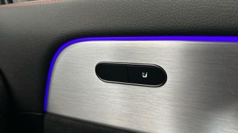 Mercedes-Benz EQA EQA 250 66.5kWh AMG Line (190 ps) - MIRROR PACKAGE - PADDLE SHIF