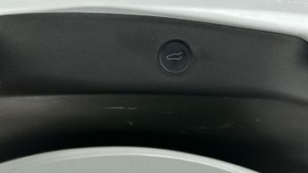 Tesla Model 3 (Dual Motor) Long Range 4WDE (346 ps) - LED - REVERSE CAM - NAV