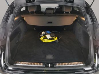 Mercedes-Benz EQC EQC 400 80kWh AMG Line (Premium) 4MATIC (408 ps) - LED - REVERSE