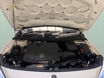 Mercedes-Benz GLA 1.6 GLA180 Urban Edition 7G-DCT (122 ps) - KEYLESS-GO - BLUETOOT