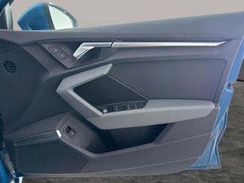 Audi A3 40 TFSI e Sport S Tronic [Comfort+Sound] - MMI NAV PLUS - CARPLA