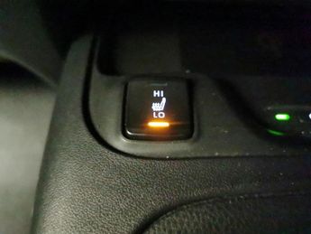 Toyota Corolla 1.8 VVT-h Icon Touring Sports CVT (140 ps) - HEATED SEATS