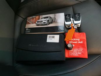 Mercedes-Benz GLA 1.3 GLA250e 15.6kWh Exclusive Edition Plug-in 8G-DCT (218 ps) - 
