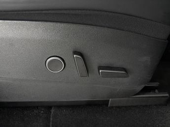 Tesla Model Y SUV RWD (346 ps) - REVERSE CAM - NAV - LEATHER