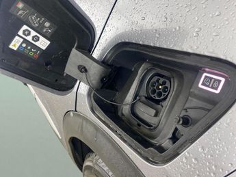 Peugeot E-2008 50kWh GT (136 ps) - BLIND SPOT ASSIST - LANE DEPARTURE  - BLUETO