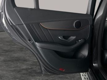 Mercedes-Benz EQC EQC 400 80kWh AMG Line (Premium) 4MATIC (408 ps) - LED - REVERSE