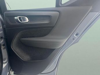 Volvo XC40 Recharge 69kWh Core (231 ps) - 19IN ALLOYS - BLUETOOTH - CRUISE