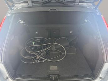 Volvo XC40 Recharge 69kWh Core (231 ps) - 19IN ALLOYS - BLUETOOTH - CRUISE