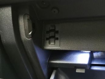 Volkswagen Tiguan 2.0 TDI Life DSG (150 ps) - NAV - BLUETOOTH - PARK SENSORS