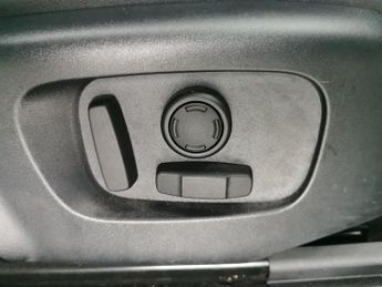 Land Rover Range Rover Evoque 1.5 P300e 12.2kWh R-Dynamic S Plug-in 4WD (309 ps) - REVERSE CAM