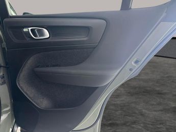 Volvo C40 Recharge 69kWh Plus (231 ps) - KEYLESS ENTRY - PARK ASSIST - LED