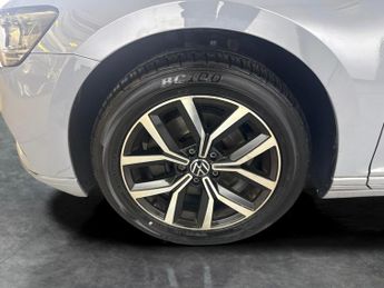 Volkswagen Passat 1.5 TSI EVO SEL DSG (150 ps) - PADDLE SHIFT - PARK SENSORS - 17I