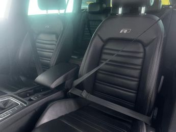 Volkswagen Passat 1.5 TSI EVO R-Line DSG (150 ps) - LED - HEATED LEATHER - WIFI