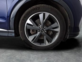 Audi Q4 E-tron 40 S line 82kWh (204 ps) - LED - HEATED SEATS - LANE DEPARTURE