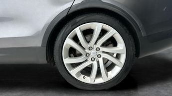 Land Rover Discovery 3.0 SD V6 HSE Luxury 4WD (306 ps) - MERIDIAN AUDIO - NAV - HEATE