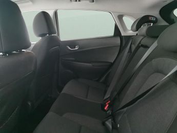 Hyundai Kona 64kWh Premium (10.5kW Charger) (204 ps) - NAV - HEATED SEATS