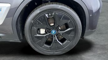 BMW iX3 80kWh Premier Edition (286 ps) - LEATHER - NAV - HEATED SEATS