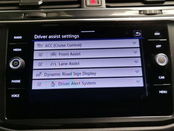 Volkswagen Tiguan 2.0 TDI Life DSG (150 ps) - NAV - BLUETOOTH - PARK SENSORS