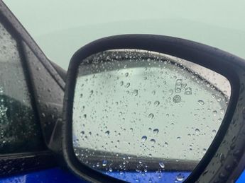 Peugeot E-2008 50kWh GT Premium (136 ps) - REVERSE CAM - ALCANTARA - NAV