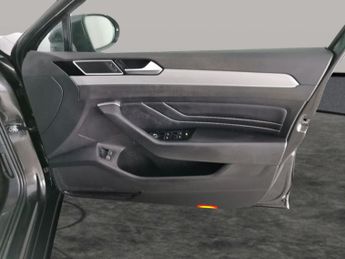 Volkswagen Passat 1.4 TSI 13kWh GTE Plug-in DSG (218 ps) - HEATED SEATS - NAV - BL