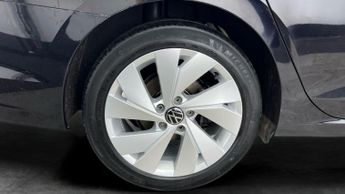 Volkswagen Golf 1.5 eTSI MHEV Style DSG (150 ps) - AUTO HEADLIGHTS - DAB - USB A