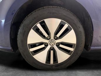 Volkswagen E-golf 35.8kWh e-Golf (136 ps) - USB AUDIO - SPLIT FOLDING REAR SEATS -