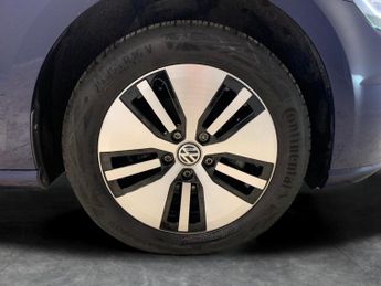 Volkswagen E-golf 35.8kWh e-Golf (136 ps) - USB AUDIO - SPLIT FOLDING REAR SEATS -