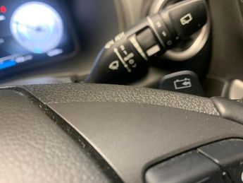 Hyundai Kona 64kWh Premium (10.5kW Charger) (204 ps) - HEATED SEATS - HEATED 