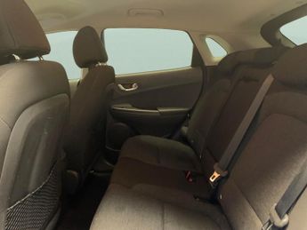 Hyundai Kona 64kWh Premium (10.5kW Charger) (204 ps) - HEATED SEATS - HEATED 