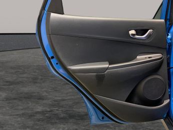 Hyundai Kona 64kWh Premium (10.5kW Charger) (204 ps) - HEATED SEATS - HEATED 