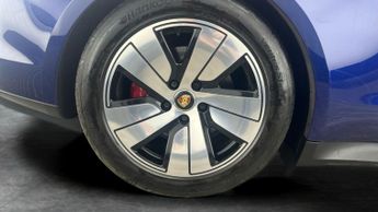 Porsche Taycan Performance Plus 93.4kWh 4S 4WD (571 ps) - ADJUSTABLE SUSPENSION