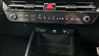 Kia Niro 64.8kWh 4 (201 bhp) - HEATED SEATS - HEATED STEERING - BLIND SPO
