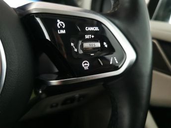 Jaguar I-PACE 400 90kWh SE 4WD (400 ps) - LED - REVERSE CAM - MERIDIAN AUDIO
