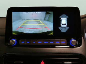 Hyundai Kona 64kWh Premium (10.5kW Charger) (204 ps) - HEATED SEATS - HEATED 