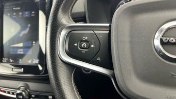 Volvo XC40 1.5h T5 Twin Engine Recharge 10.7kWh R-Design Pro Plug-in (262 p