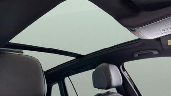 Volkswagen Tiguan 2.0 TDI R-Line Tech DSG (150 ps) - LED - SUNBLINDS - 20IN ALLOYS