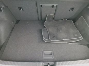 Volkswagen Golf 2.0 TDI GTD DSG (200 ps) - HEATED STEERING - BLUETOOTH - DIGITAL