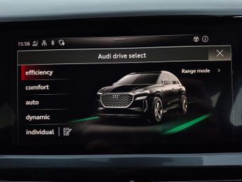 Audi Q4 E-tron 40 S line 82kWh (204 ps) - LED - HEATED SEATS - LANE DEPARTURE