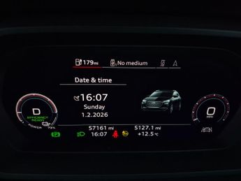 Audi Q4 E-tron 40 S line 82kWh (204 ps) - LED - HEATED SEATS - LANE DEPARTURE