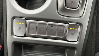 Hyundai Kona 64kWh Premium (10.5kW Charger) (204 ps) - HEATED SEATS - HEATED 