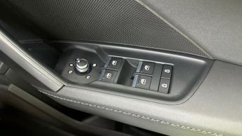 Audi A3 1.0 TFSI 30 S line S Tronic (110 ps) - CRUISE - DRIVING MODES
