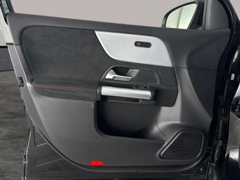 Mercedes-Benz EQA EQA 250+ 70.5kWh AMG Line (190 ps) - HEATED SEATS - NAV - MIRROR