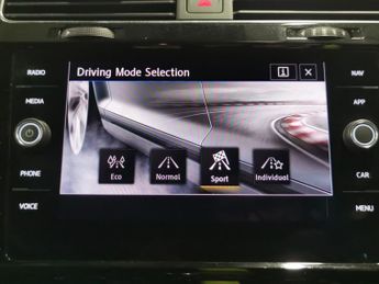 Volkswagen Golf 2.0 TDI GTD DSG (184 ps) - ACTIVE LANE ASSIST - KEYLESS ENTRY - 