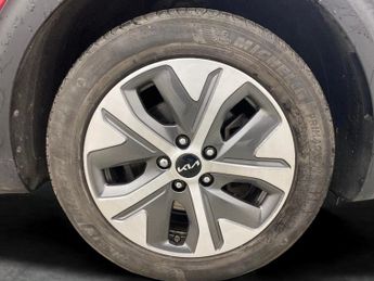 Kia Niro 39kWh 2 (134 bhp) - CRUISE - PADDLE SHIFT - 17IN ALLOYS